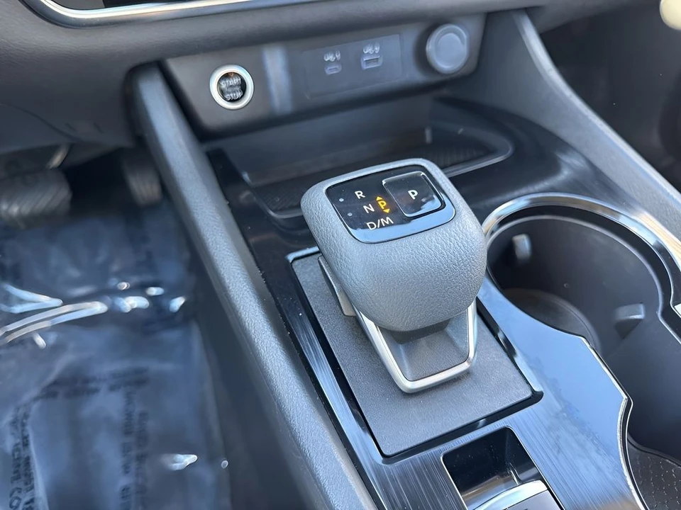 2023 Nissan Rogue - Image 15 of 21