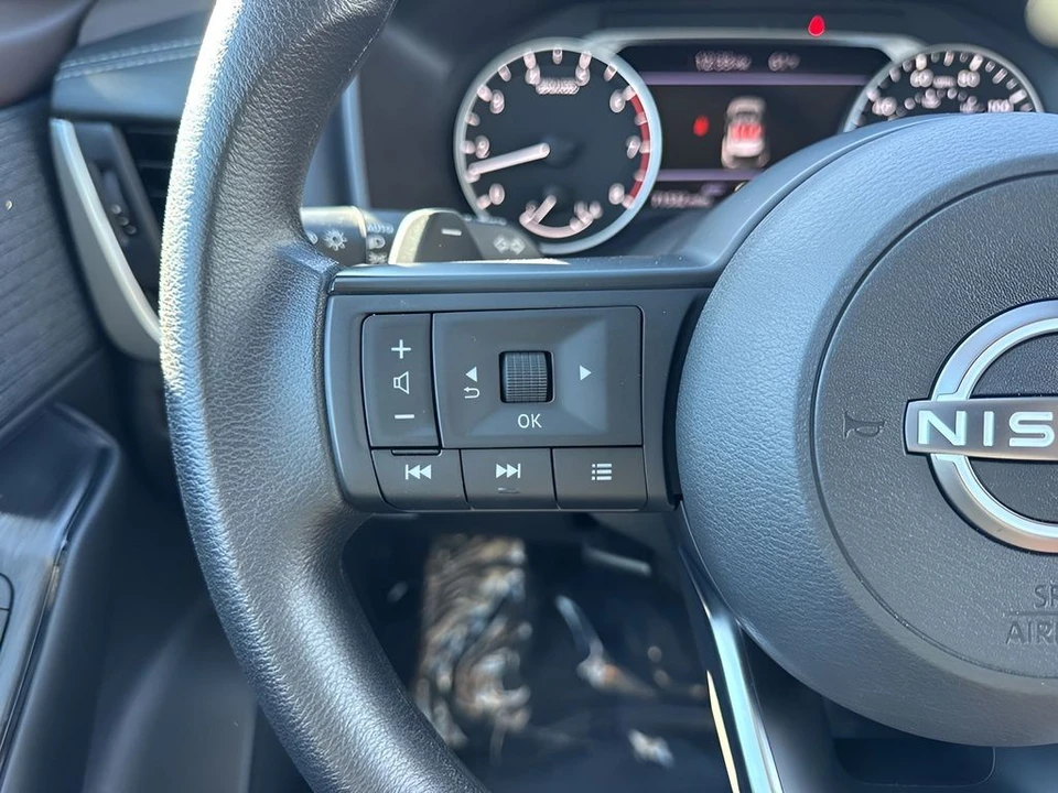 2023 Nissan Rogue - Image 13 of 21