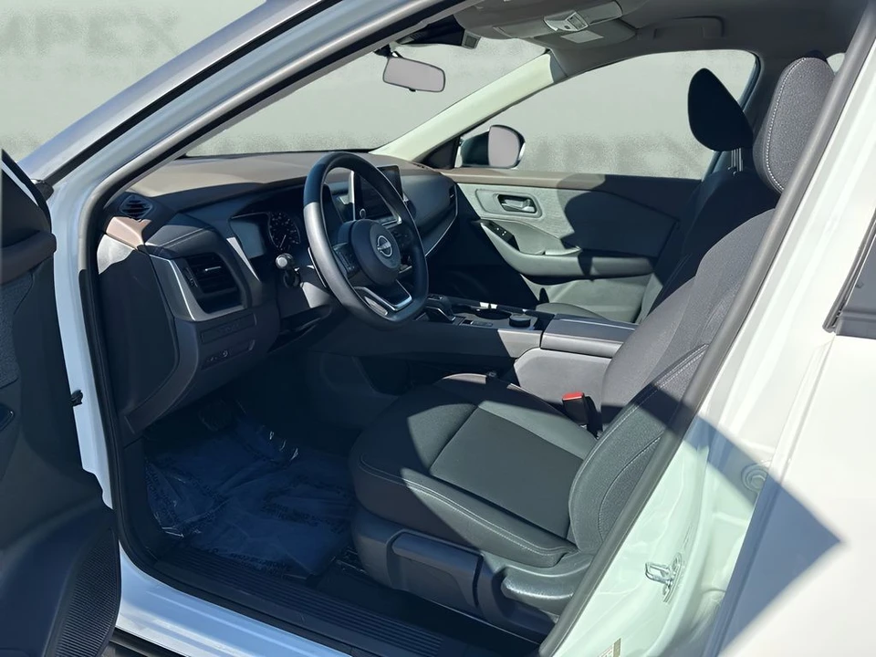 2023 Nissan Rogue - Image 9 of 21