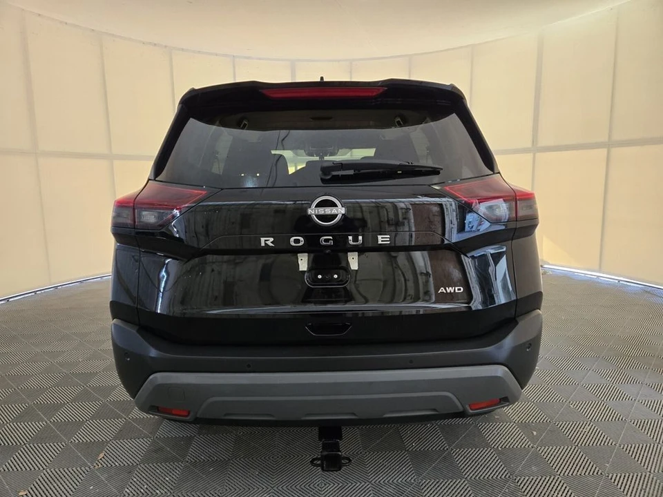 2023 Nissan Rogue - Image 10 of 21