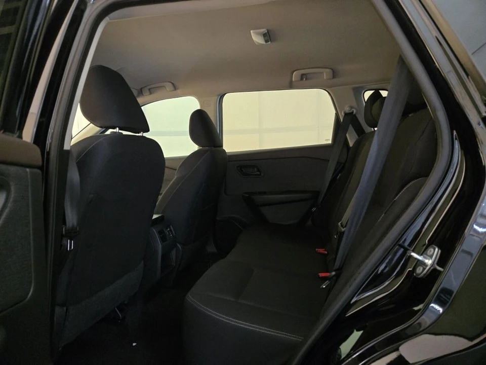 2023 Nissan Rogue - Image 7 of 21