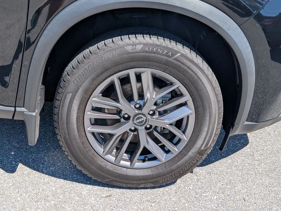 2023 Nissan Rogue - Image 9 of 21