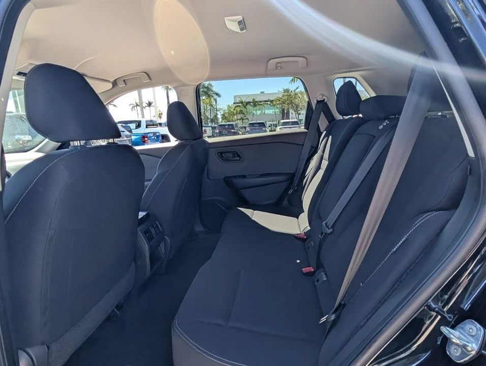 2023 Nissan Rogue - Image 12 of 21
