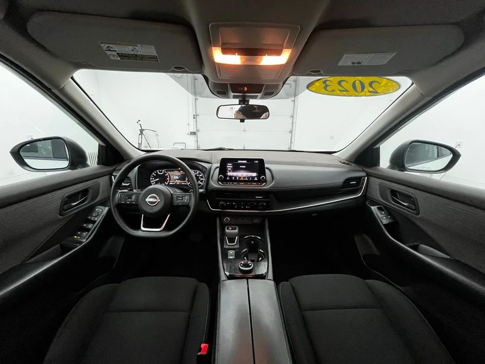 2023 Nissan Rogue - Image 2 of 12