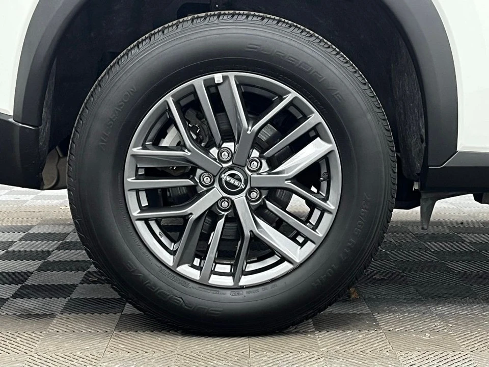2023 Nissan Rogue - Image 12 of 12
