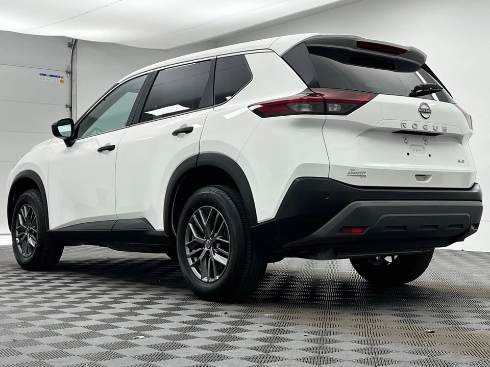 2023 Nissan Rogue - Image 9 of 12