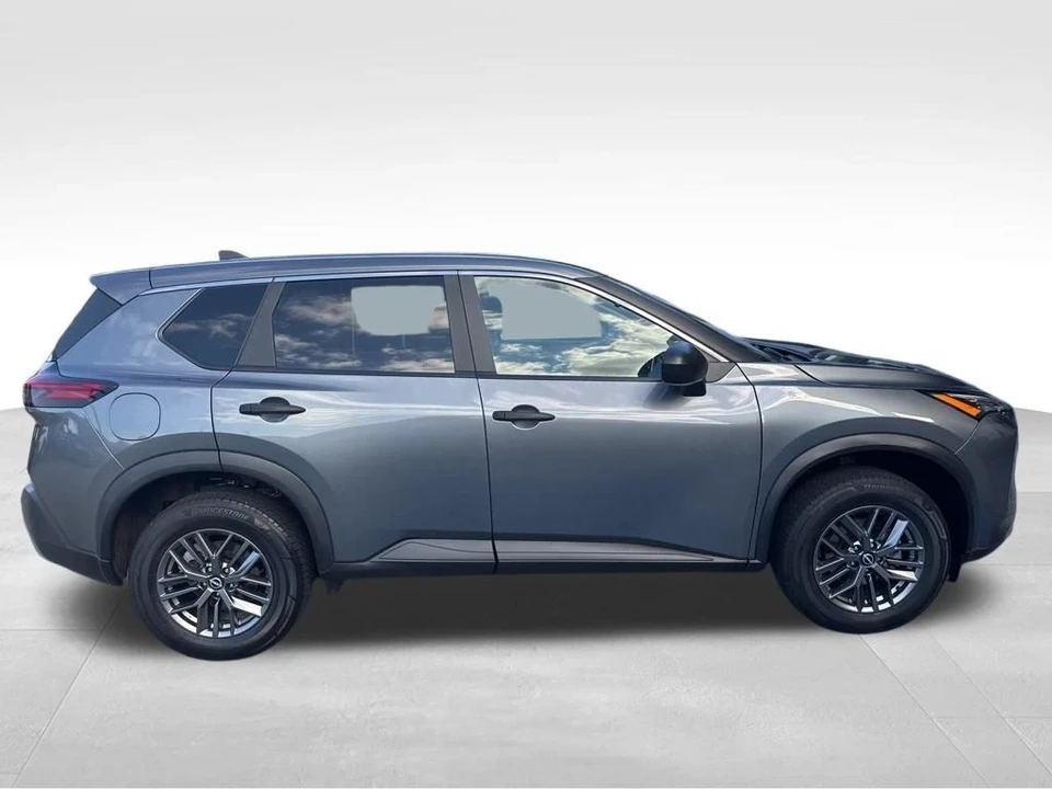 2023 Nissan Rogue - Image 6 of 12