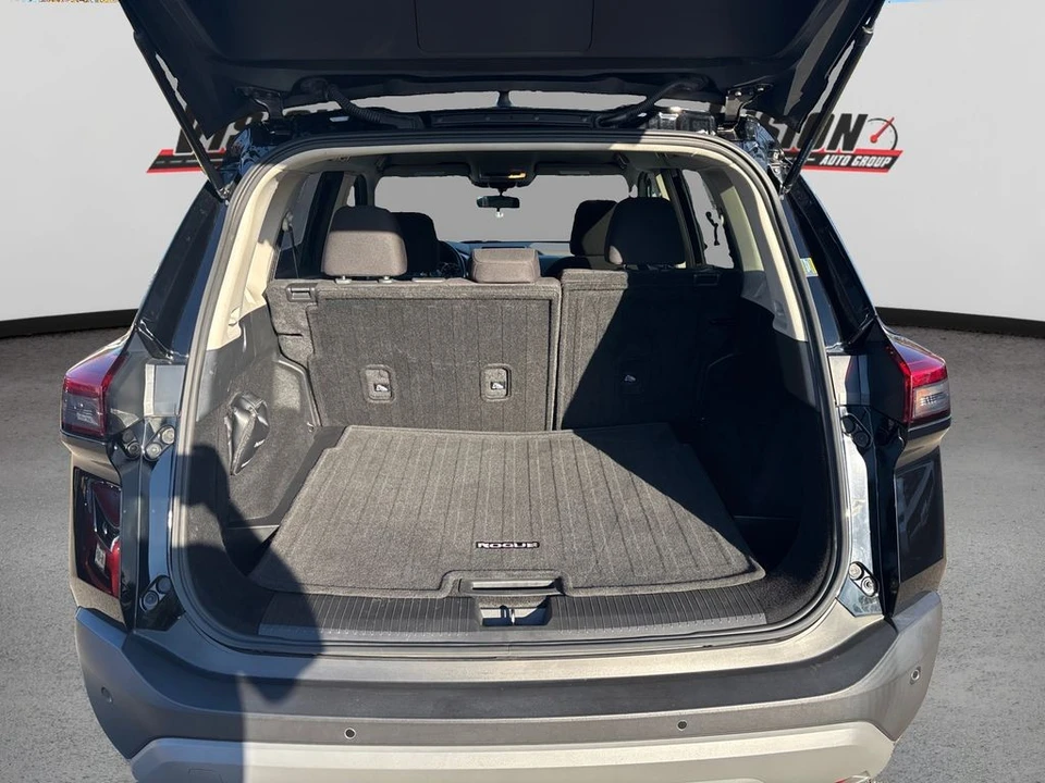 2023 Nissan Rogue - Image 11 of 12