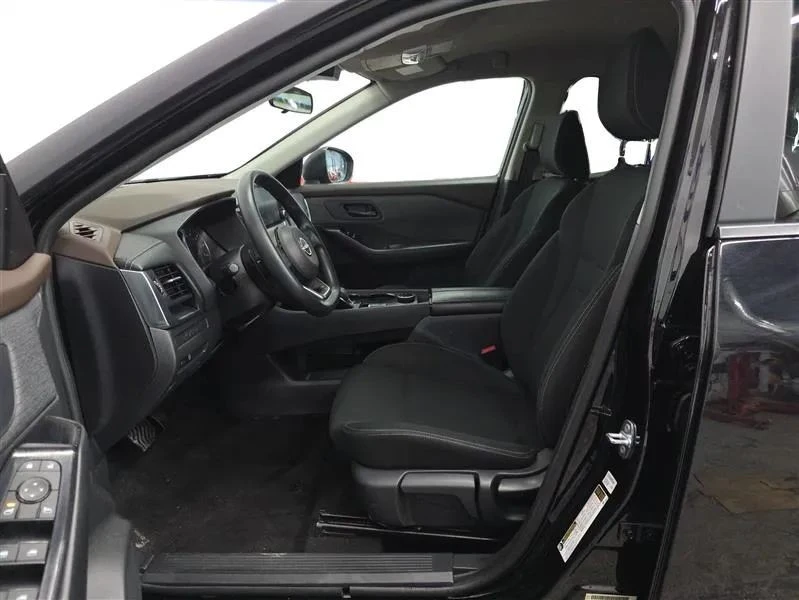 2023 Nissan Rogue - Image 9 of 12