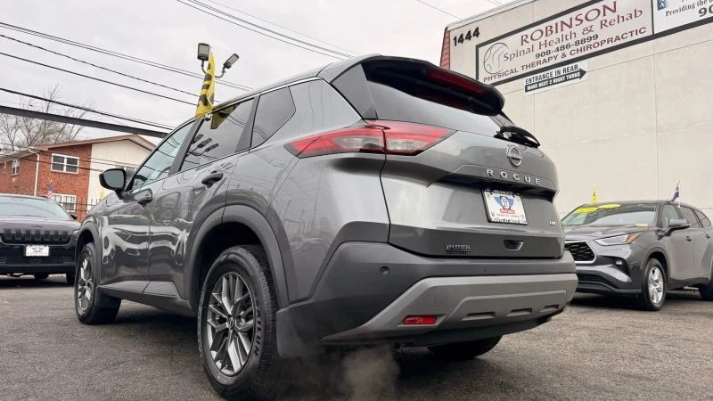 2023 Nissan Rogue - Image 11 of 12