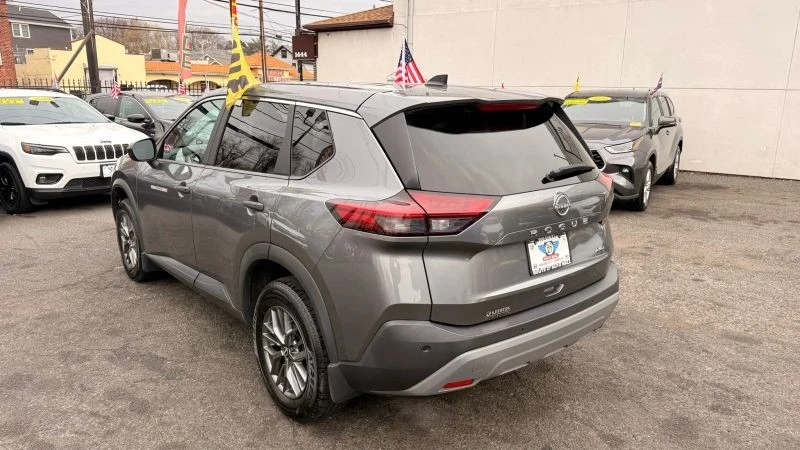 2023 Nissan Rogue - Image 5 of 12
