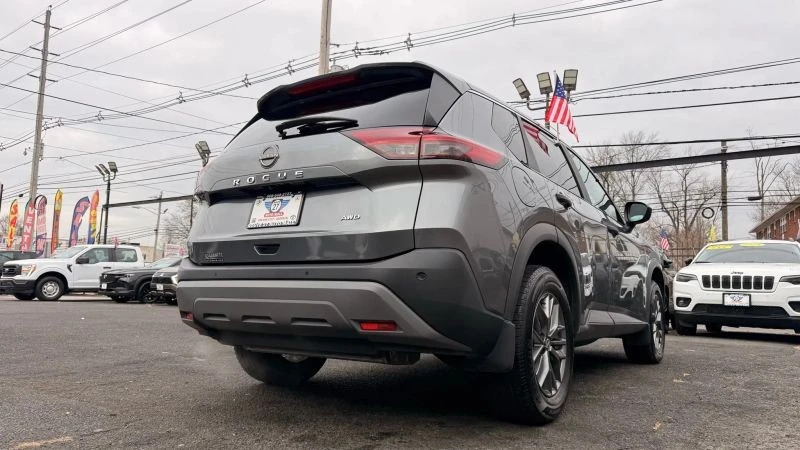 2023 Nissan Rogue - Image 12 of 12