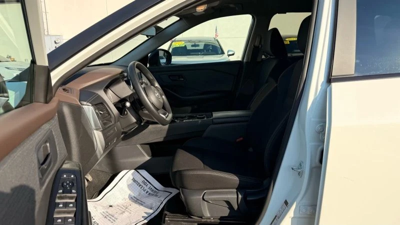 2023 Nissan Rogue - Image 12 of 12