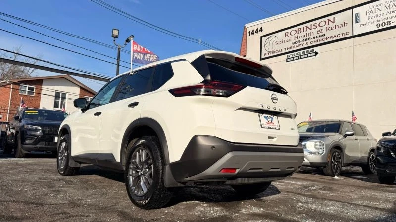 2023 Nissan Rogue - Image 8 of 12