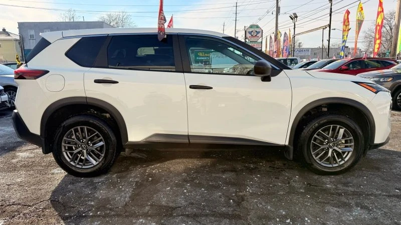 2023 Nissan Rogue - Image 11 of 12