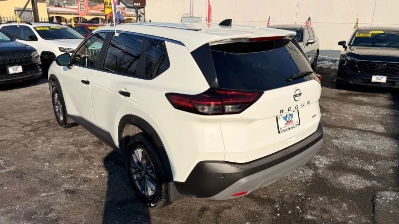2023 Nissan Rogue - Image 5 of 12