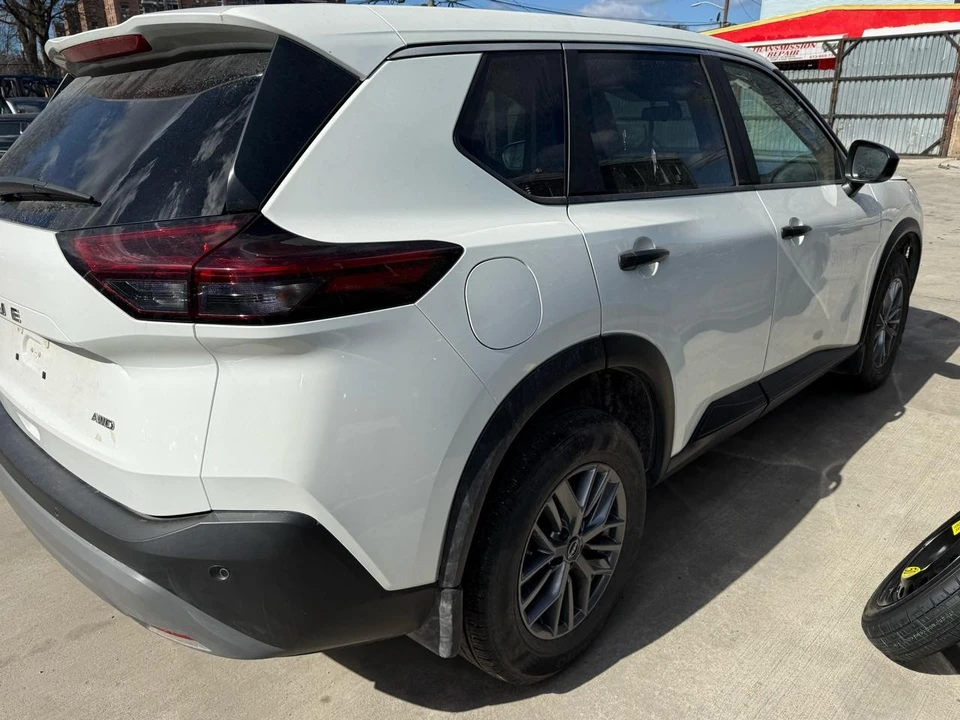 2023 Nissan Rogue - Image 6 of 9