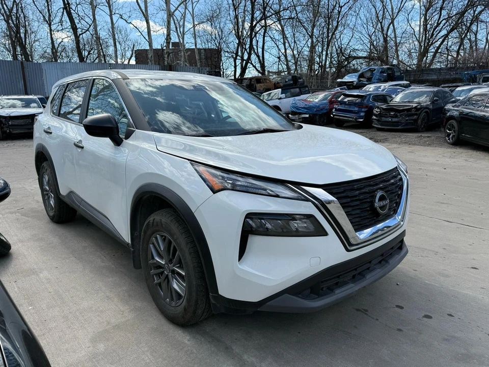 2023 Nissan Rogue - Image 3 of 9