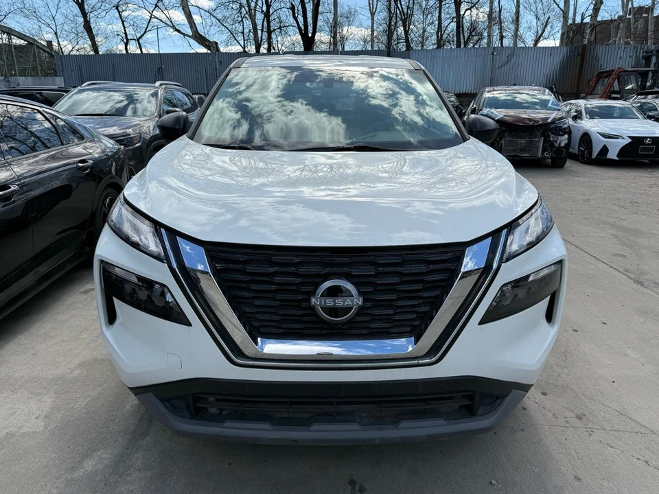 2023 Nissan Rogue - Image 2 of 9