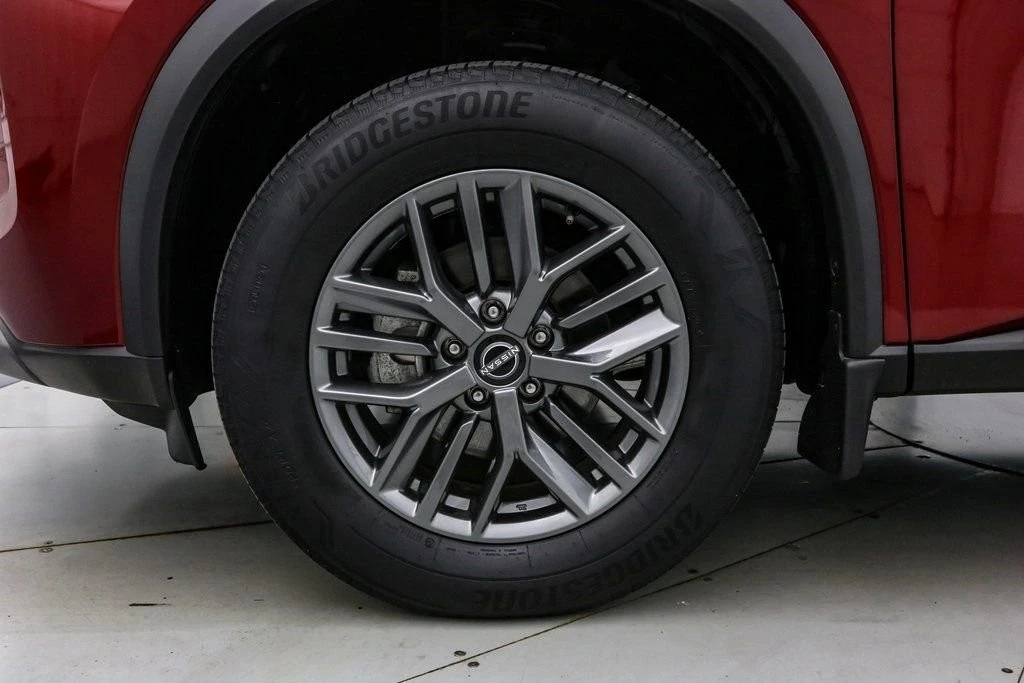 2023 Nissan Rogue - Image 11 of 21
