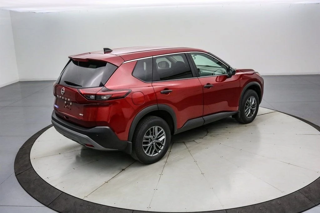 2023 Nissan Rogue - Image 5 of 21