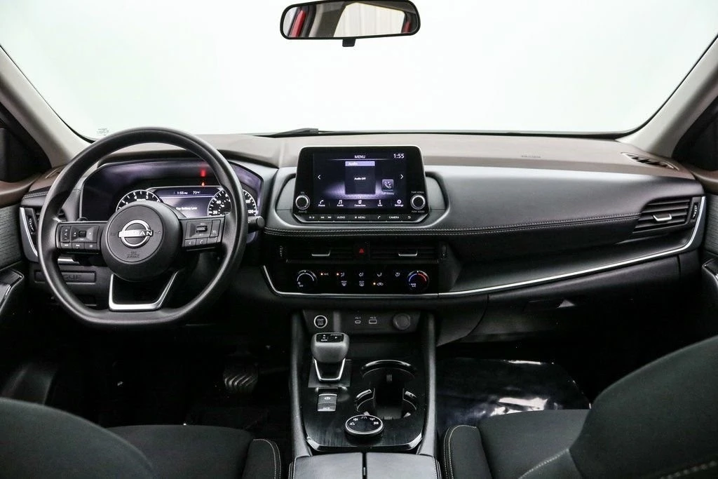 2023 Nissan Rogue - Image 15 of 21