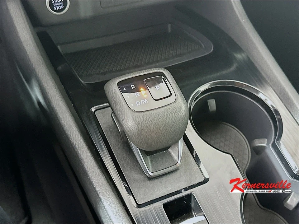 2023 Nissan Rogue - Image 16 of 21