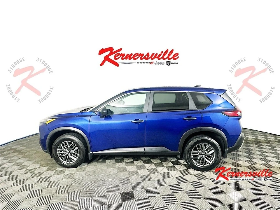 2023 Nissan Rogue - Image 4 of 12