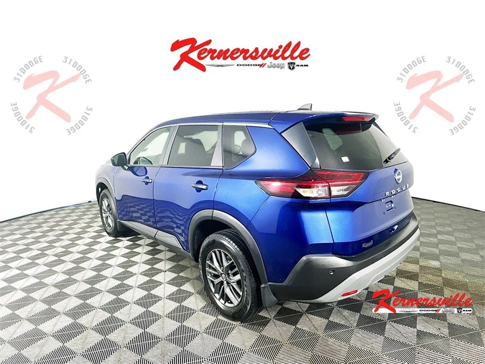2023 Nissan Rogue - Image 5 of 12