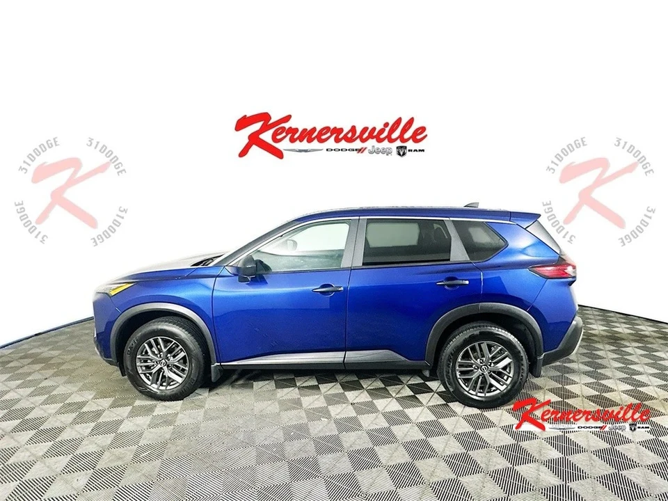 2023 Nissan Rogue - Image 4 of 21