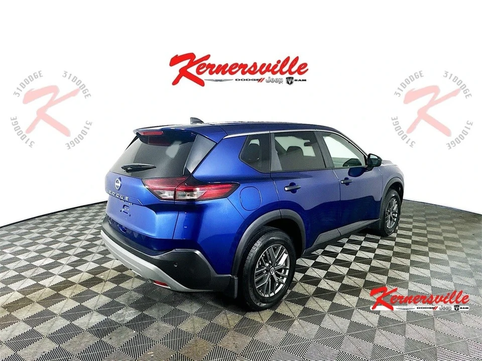 2023 Nissan Rogue - Image 7 of 21