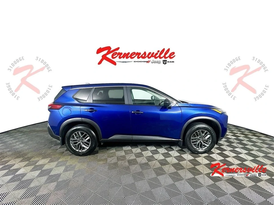 2023 Nissan Rogue - Image 8 of 21