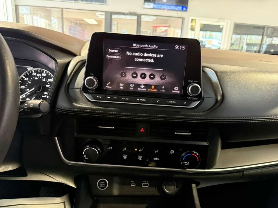 2023 Nissan Rogue - Image 16 of 21