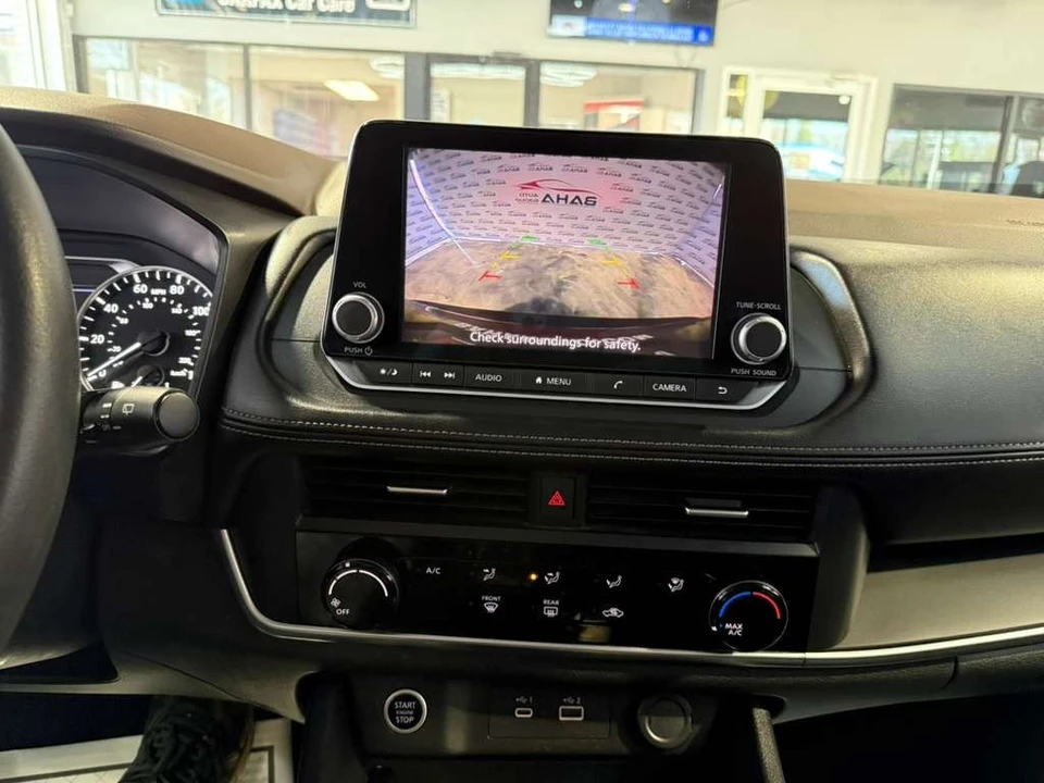 2023 Nissan Rogue - Image 17 of 21