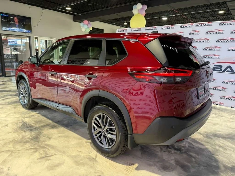 2023 Nissan Rogue - Image 10 of 21