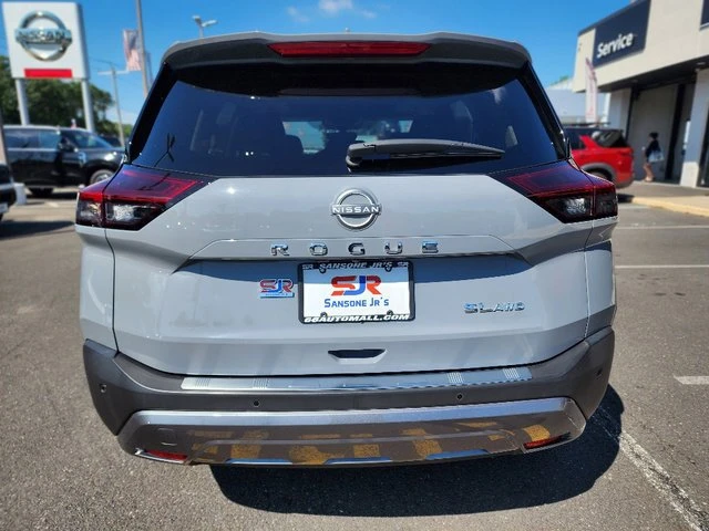 2023 Nissan Rogue - Image 5 of 17