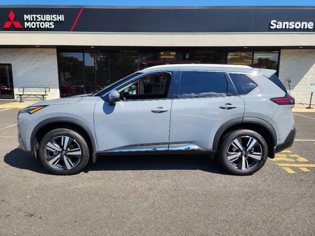 2023 Nissan Rogue - Image 3 of 17