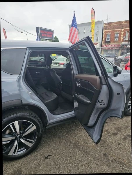 2023 Nissan Rogue - Image 10 of 12
