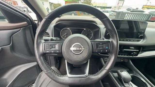 2023 Nissan Rogue - Image 10 of 16