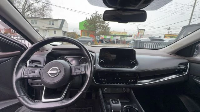 2023 Nissan Rogue - Image 9 of 16