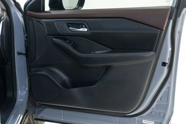 2023 Nissan Rogue - Image 20 of 21
