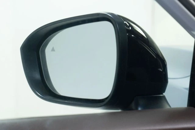 2023 Nissan Rogue - Image 15 of 21