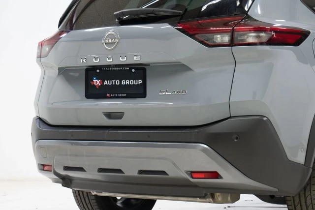 2023 Nissan Rogue - Image 17 of 21