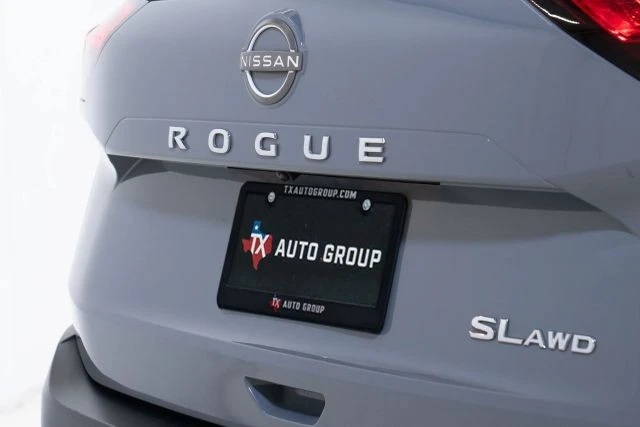 2023 Nissan Rogue - Image 18 of 21