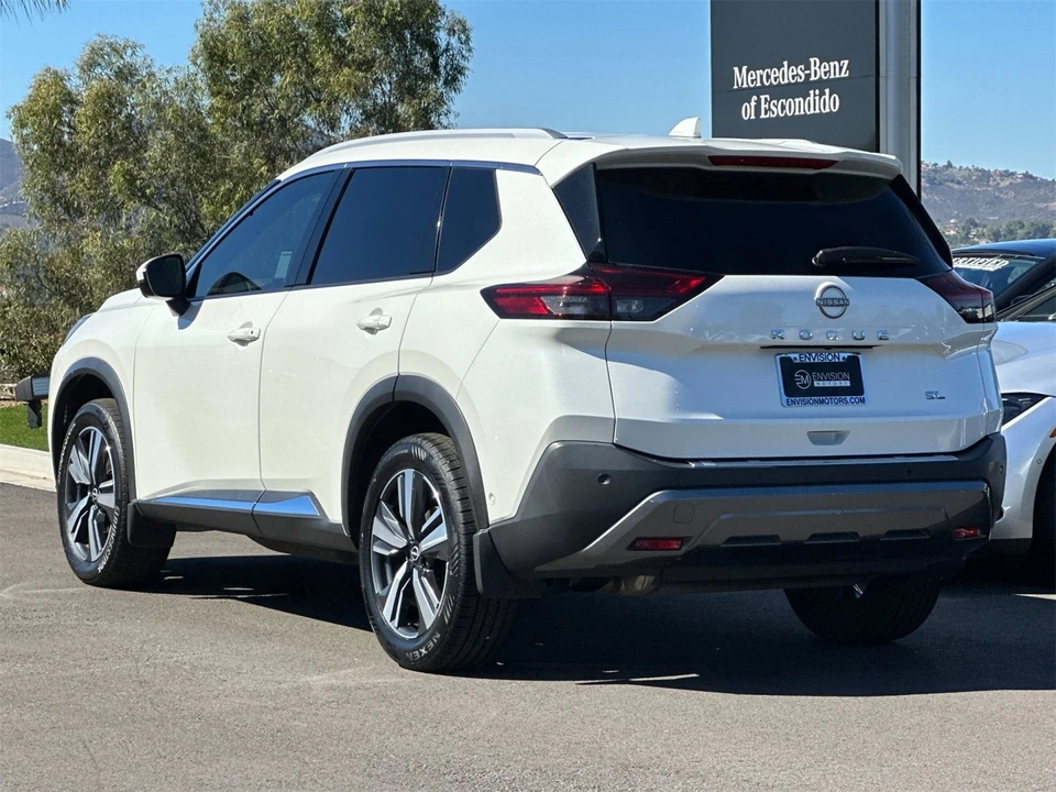 2023 Nissan Rogue - Image 5 of 12