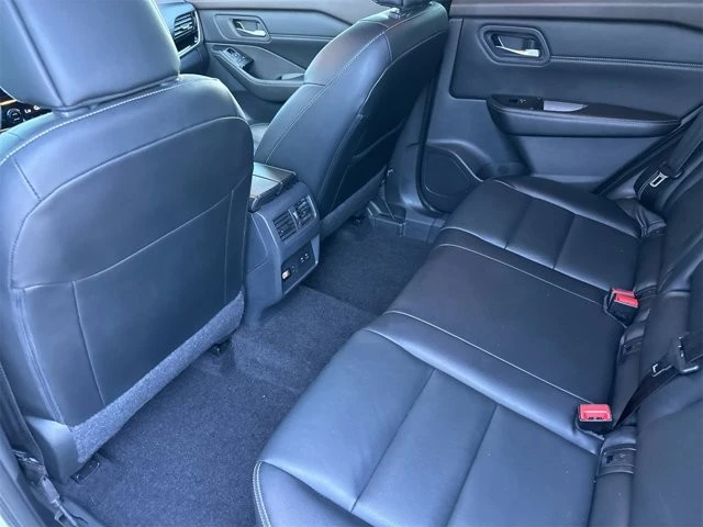 2023 Nissan Rogue - Image 12 of 12