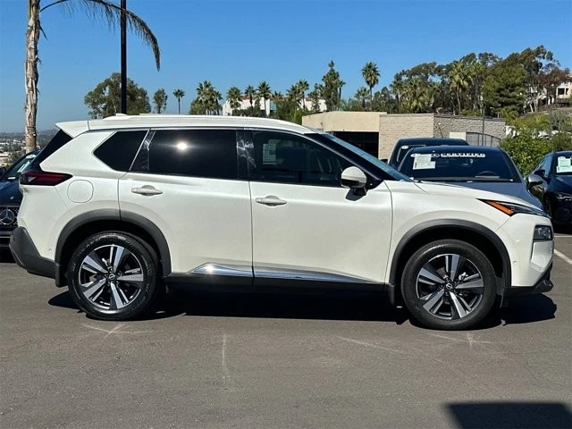 2023 Nissan Rogue - Image 2 of 12