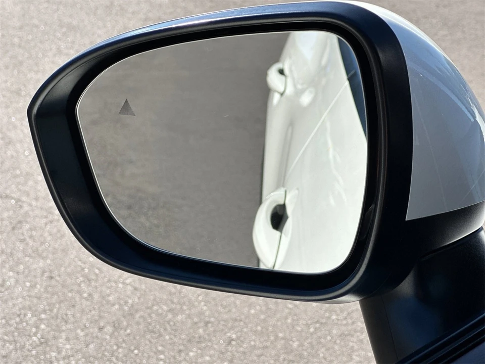 2023 Nissan Rogue - Image 9 of 12