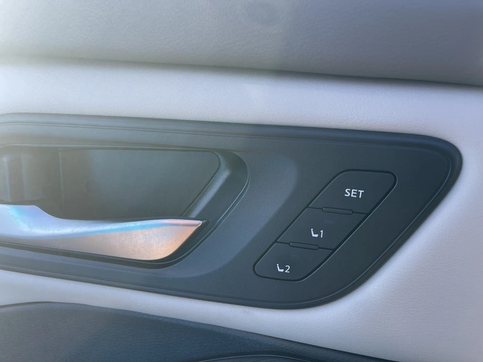 2023 Nissan Rogue - Image 12 of 12