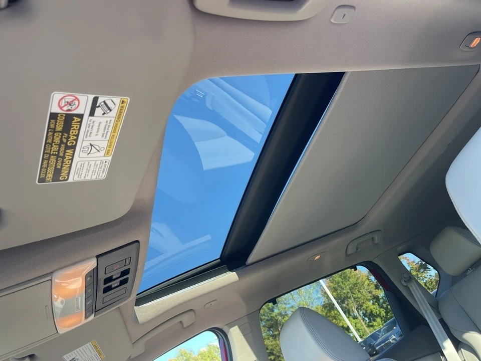 2023 Nissan Rogue - Image 10 of 12